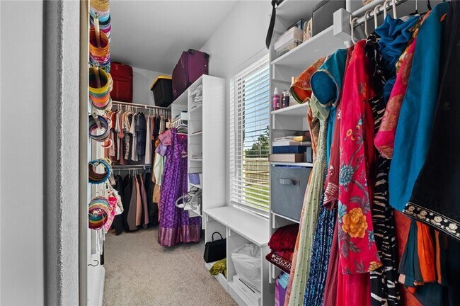 Building Photo - 230 Bequette Ln