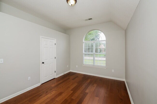 Building Photo - 5395 Philgrove Way