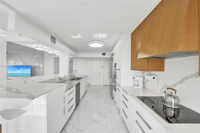 Building Photo - 1201 S Ocean Dr
