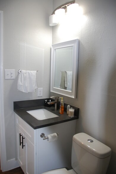 hallway bath - 602 Peterson St