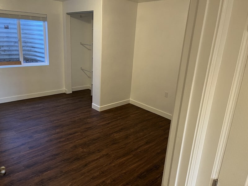 Building Photo - 862 E 140 N