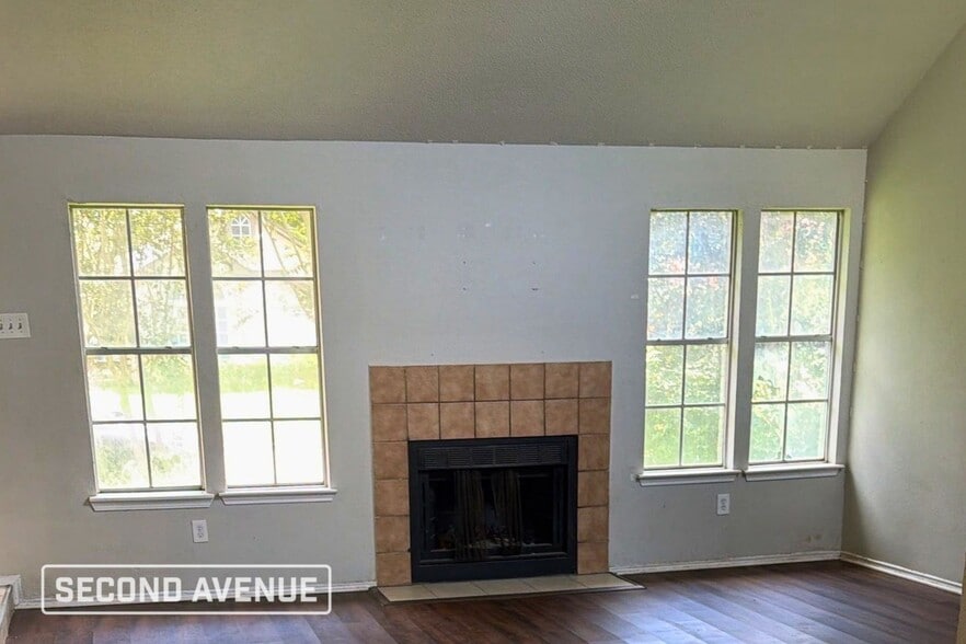 Building Photo - 8502 Elm Lake Dr