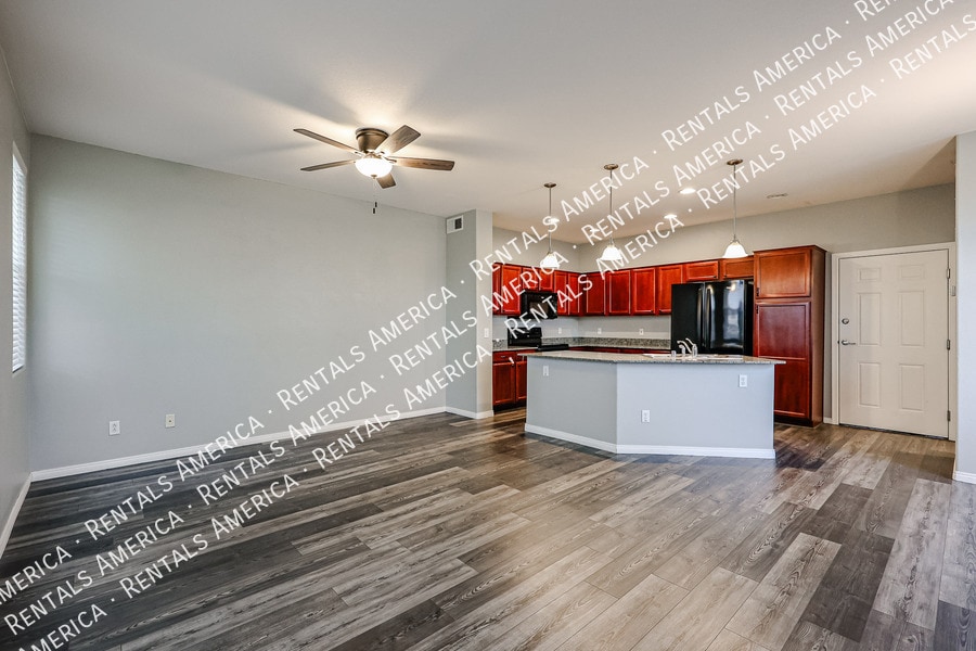 Building Photo - 123 N Washington St