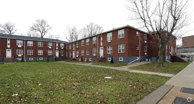 Building Photo - 12 Hillcrest Ave