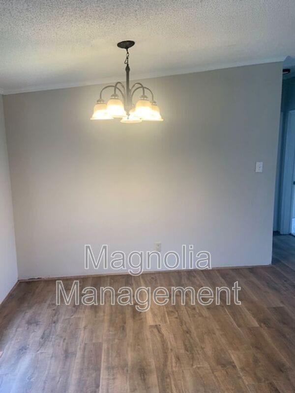 Building Photo - 472 Hawks Rd
