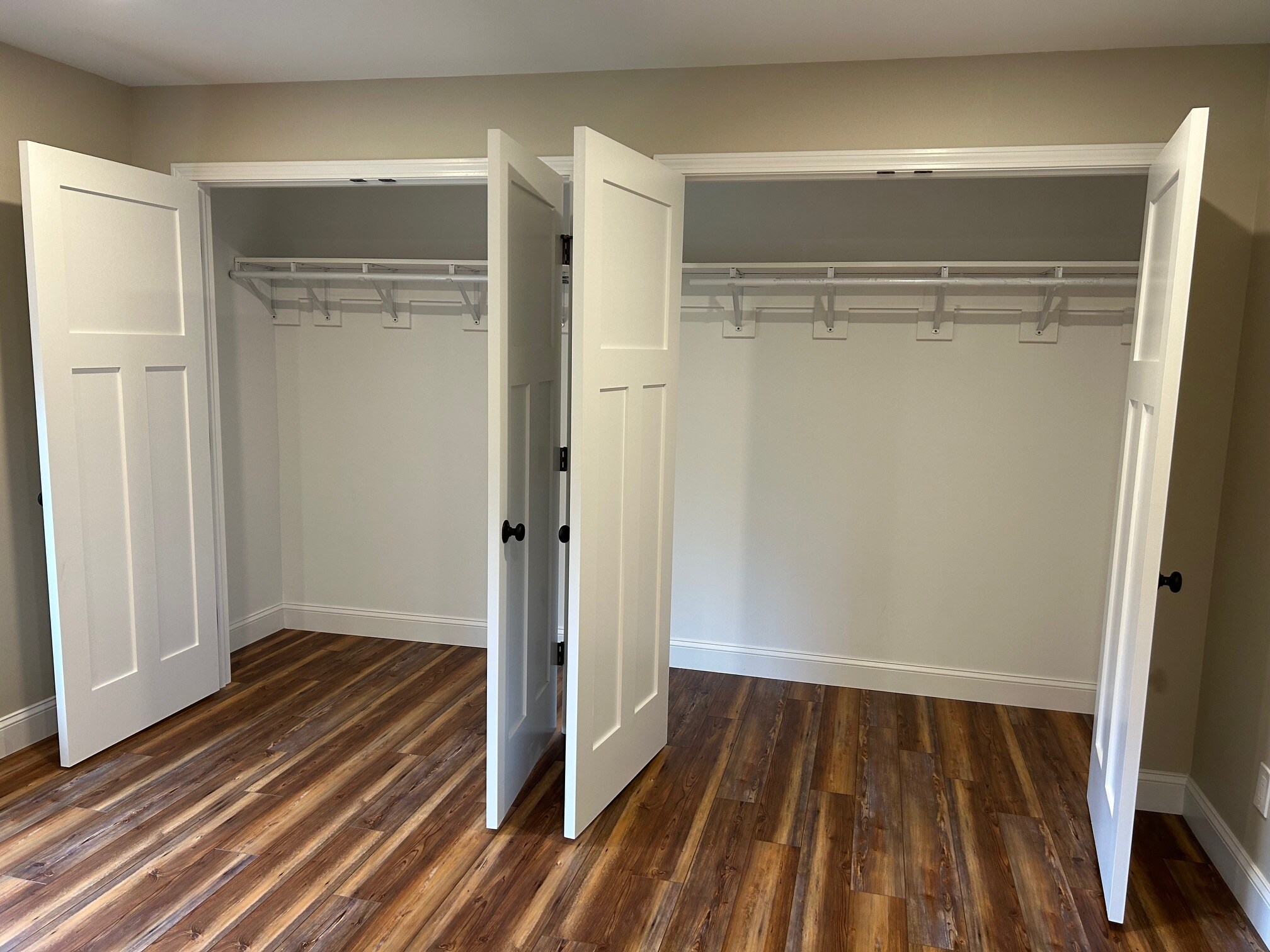 Building Photo - 393 Pleasant Valley Rd