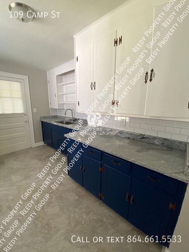 Building Photo - 109 Camp St