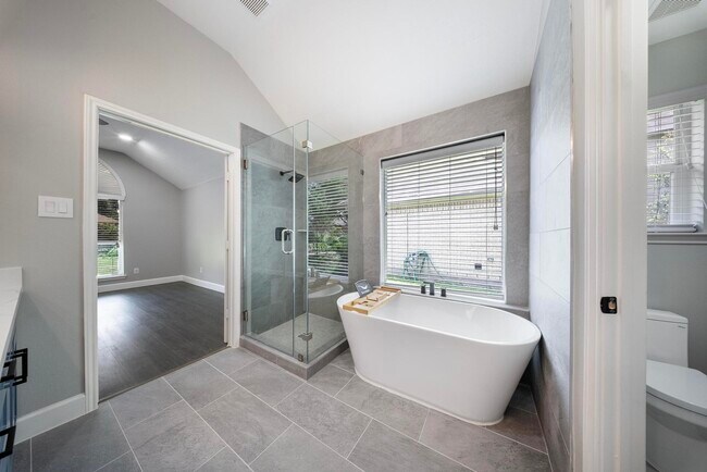 Building Photo - 8311 Sierra Hill Ct