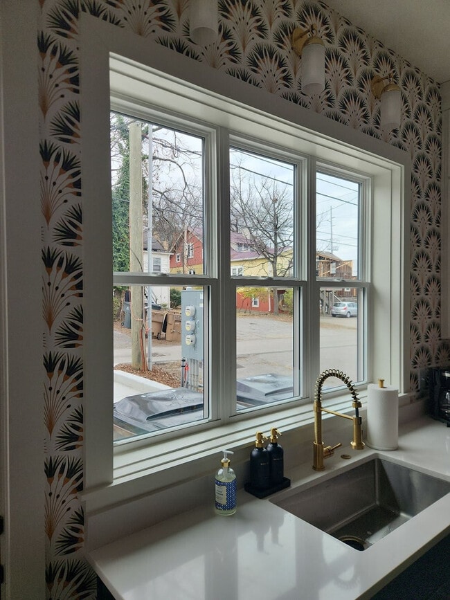 Building Photo - 1315 16th Ave S