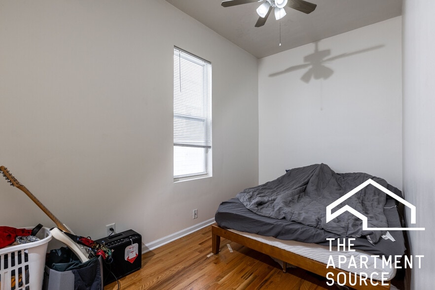 Building Photo - 2517 N Ashland Ave