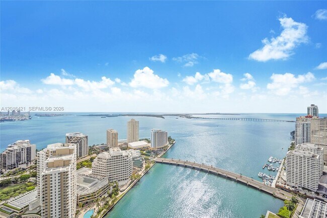 Building Photo - 495 Brickell Ave