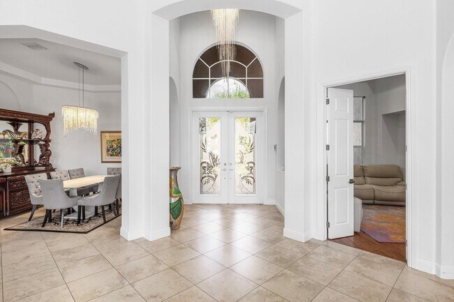 Building Photo - 3381 Lago De Talavera