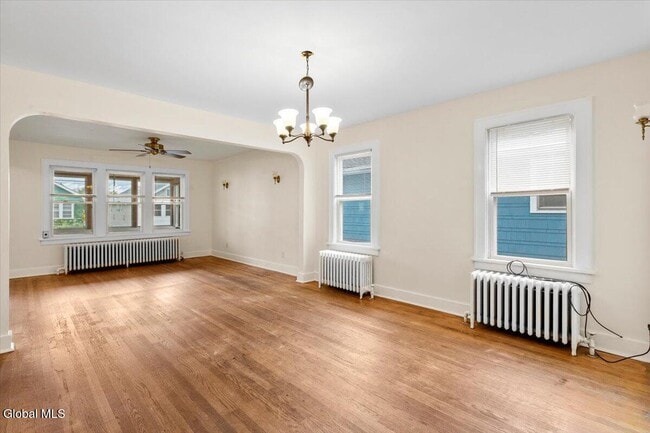 Building Photo - 4 Edison Ave