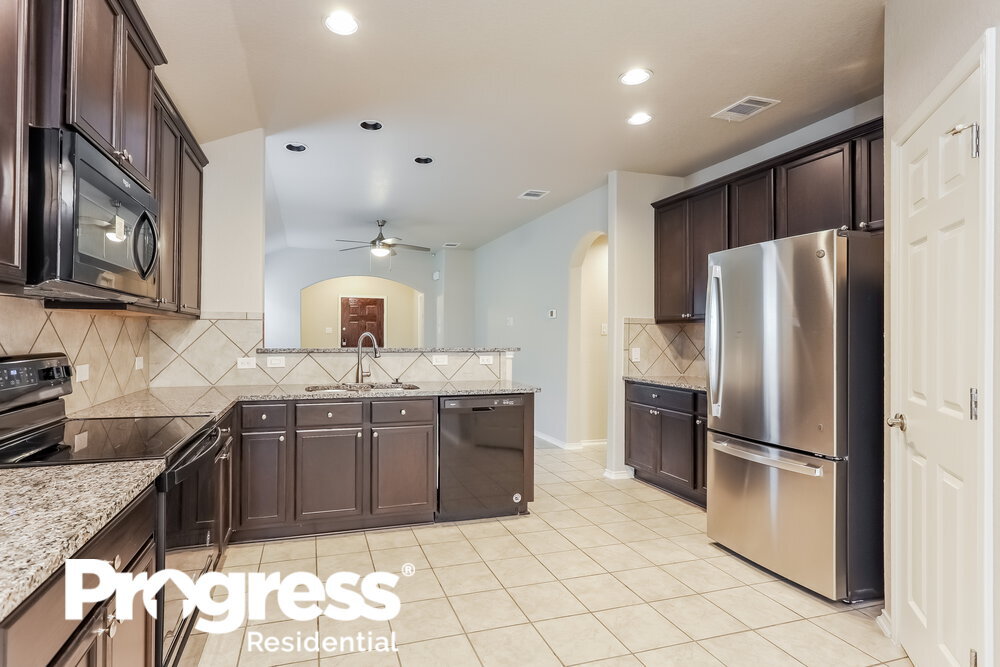 Building Photo - 119 Katy Post