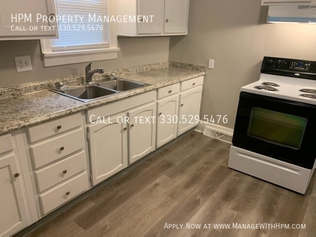 Building Photo - 816 Cody Ct NW