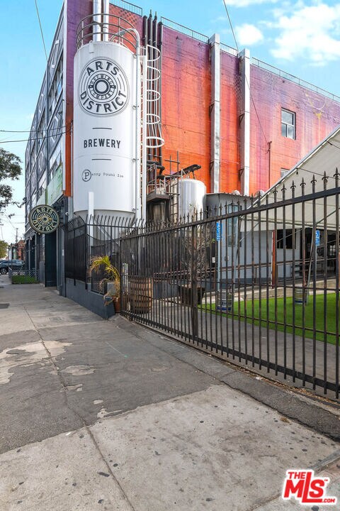 Building Photo - 1850 Industrial St