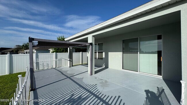 Building Photo - 484 Old Windsor Way