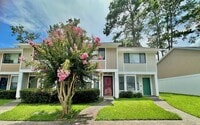 Building Photo - Spacious 2BR/2.5BA Townhome in Mill Run