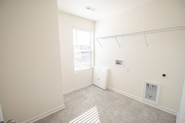 Building Photo - (Coming Soon) New 5 Bedrooms home in Indian Trail!