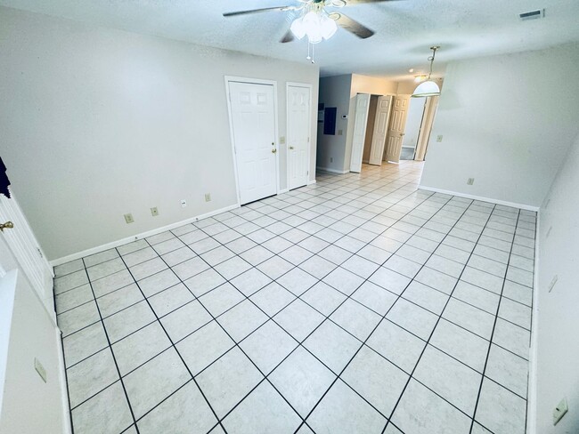 Building Photo - FOR LEASE- CONDO LOCATED IN A 55+ COMMUNITY!