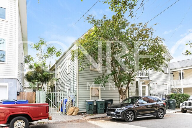 Building Photo - 115 Drake Street
