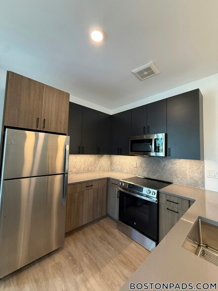 Building Photo - 199 Gardner St