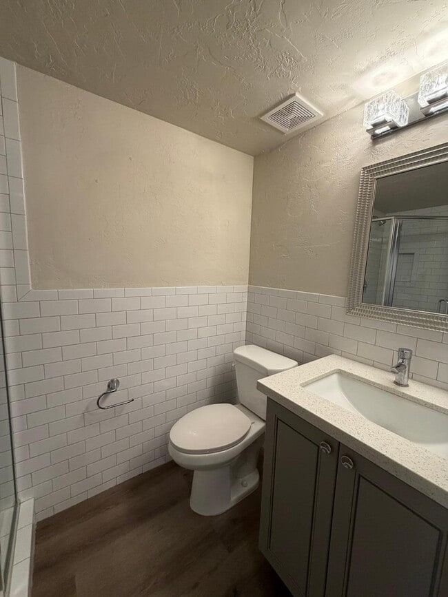 Building Photo - 902 S Surfside Dr