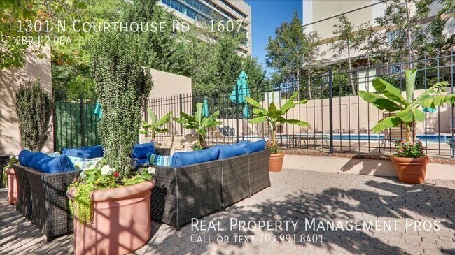 Building Photo - 1301 N Courthouse Rd