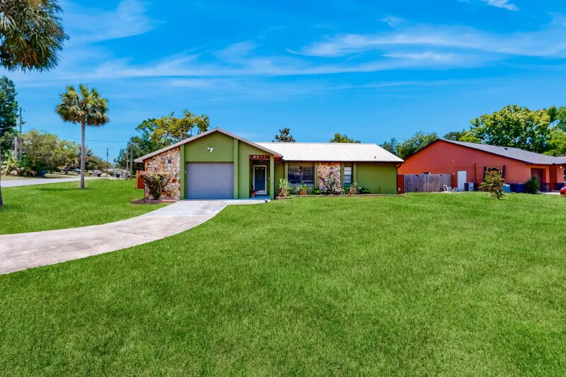 Building Photo - 2311 S Rock Crusher Rd