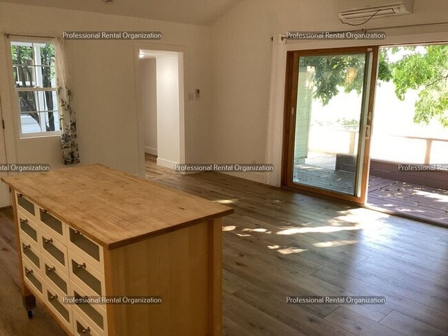 Building Photo - Wine County Cottage Delight