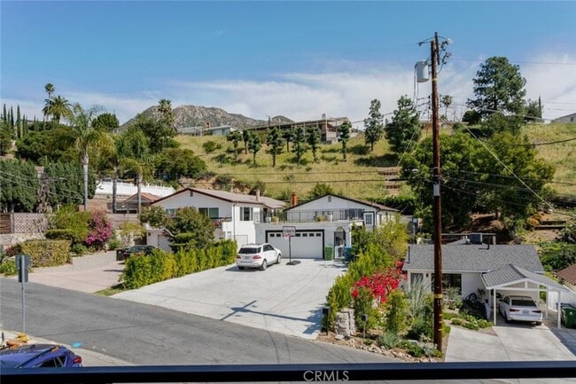 Building Photo - 10787 Las Lunitas Ave