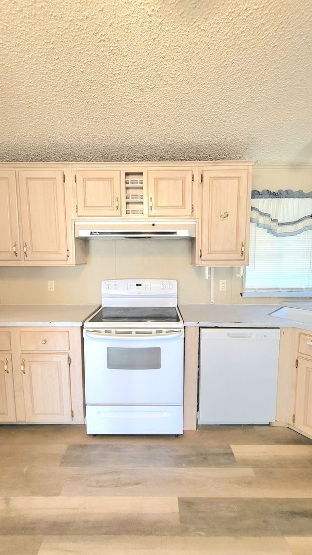 Building Photo - 521 Alaska Way