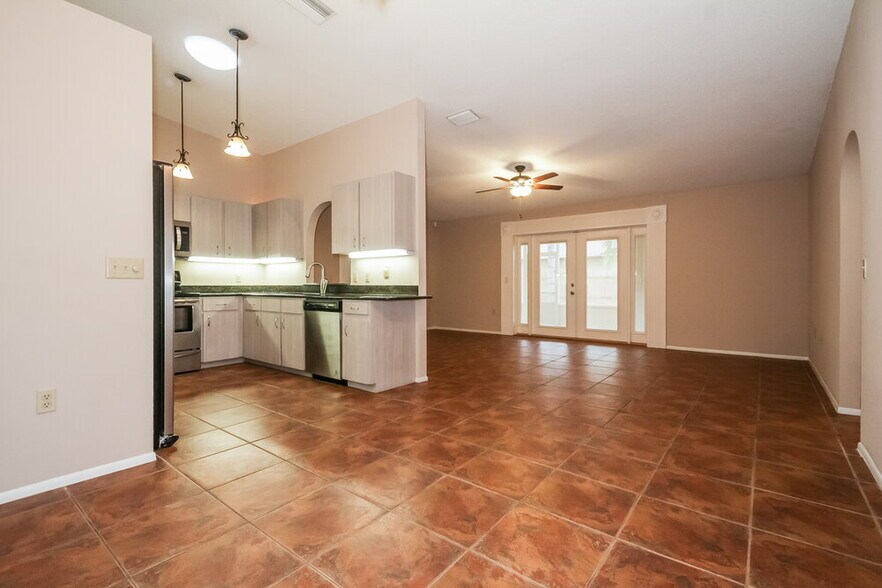 Building Photo - 2550 Briar Oak Cir