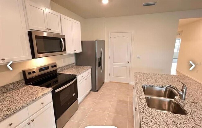 Building Photo - 2073 Doe Run Dr