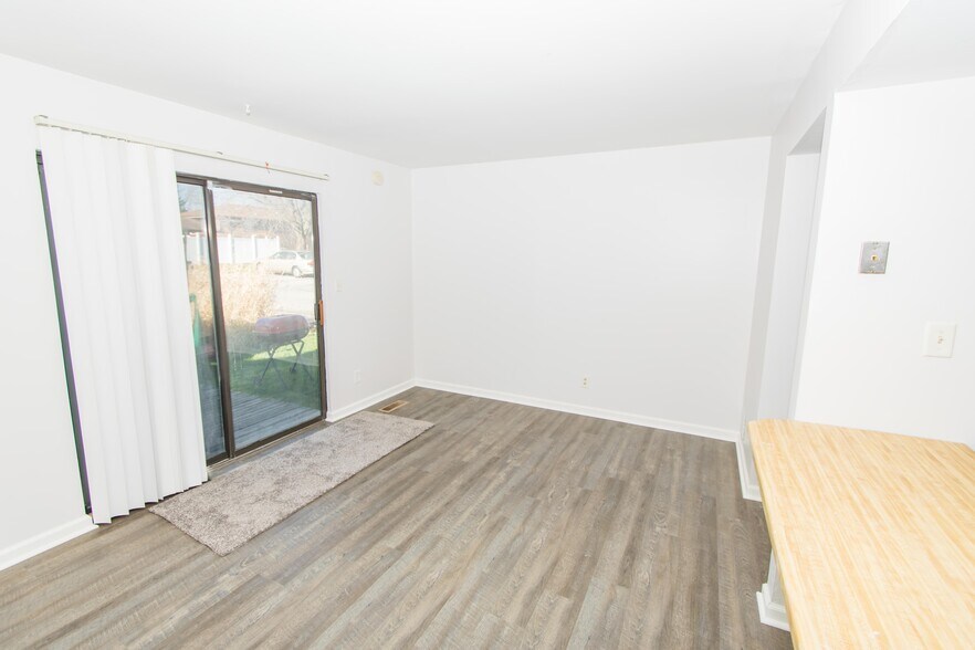 Building Photo - 7654 Whitcomb St