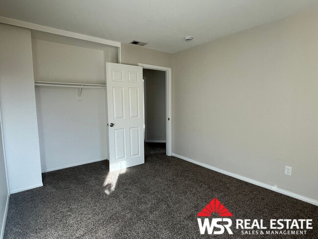 Building Photo - Stunning 4-Bedroom Remodeled Home for Rent...