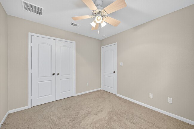 Building Photo - 18214 Almond Place Lane