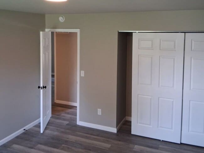 Building Photo - 3 Bed House in St. Peter's MO