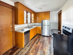 Building Photo - 1012-1014 Louisa St