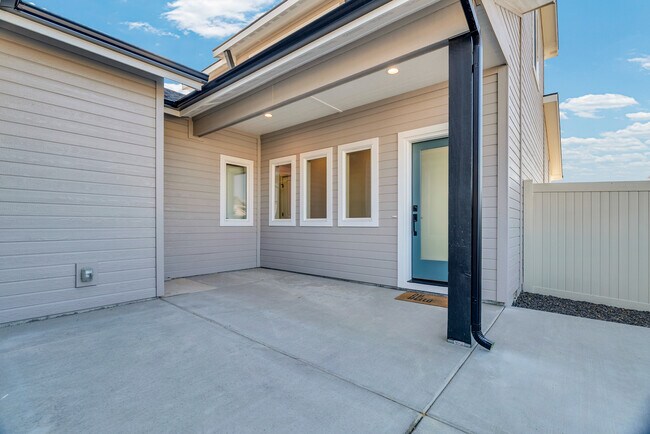 Building Photo - 6273 S Binky Ave