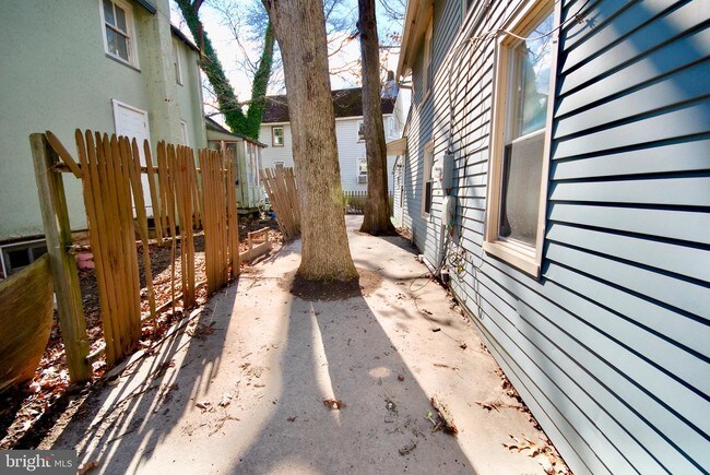 Building Photo - 107 9th Ave