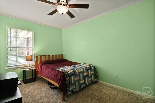 Building Photo - 314 Elm St