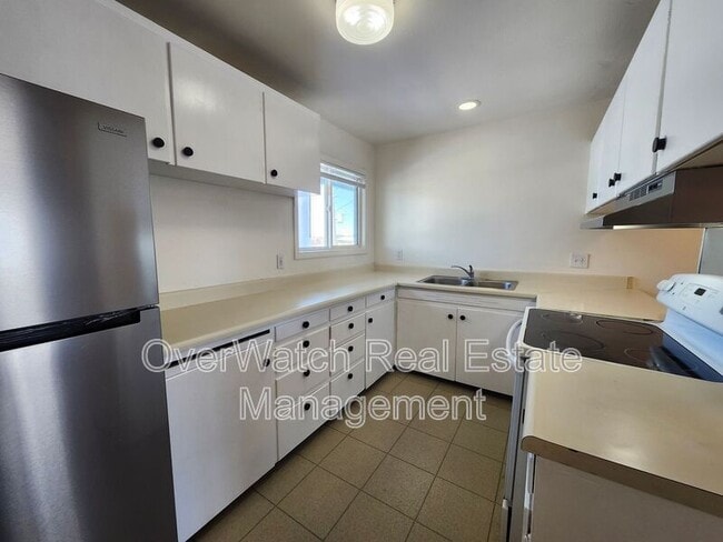 Building Photo - 3925 E 9th Ave