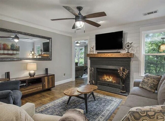 Building Photo - 1110 Morning Sun Dr