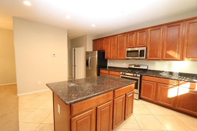 Building Photo - Beautiful 3 Bedroom Home in Southwest