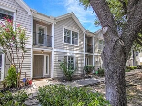 Building Photo - 1140 W 25th St