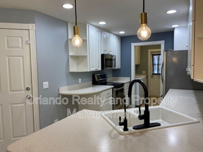 Building Photo - 1567 Napoli Dr W