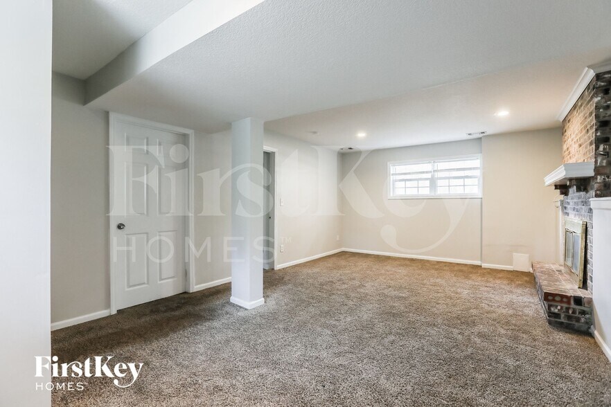 Building Photo - 7504 E 132 Terrace