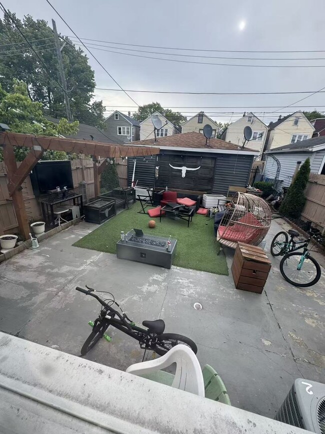 Building Photo - 4433 S Mozart St