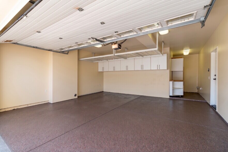 Building Photo - 23963 De Ville Way